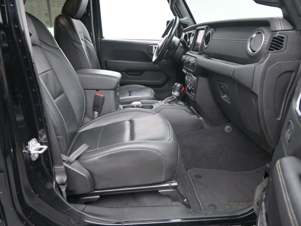 2021 Jeep Wrangler Unlimited Sahara 4xe photo 5
