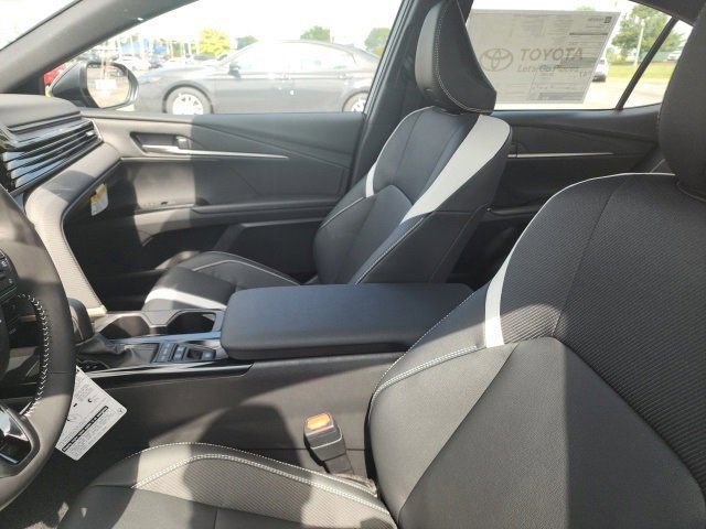2025 Toyota Camry SE photo 11