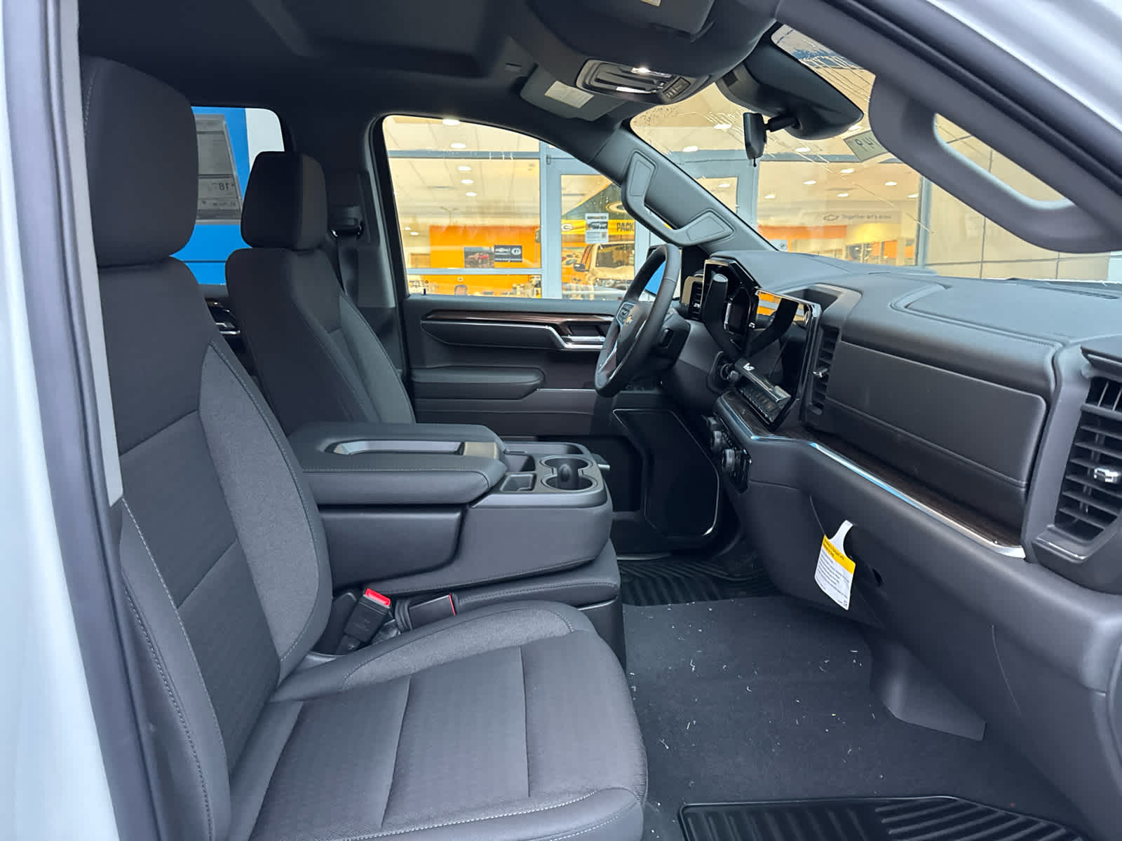 2026 Chevrolet Silverado 1500 LT photo 4