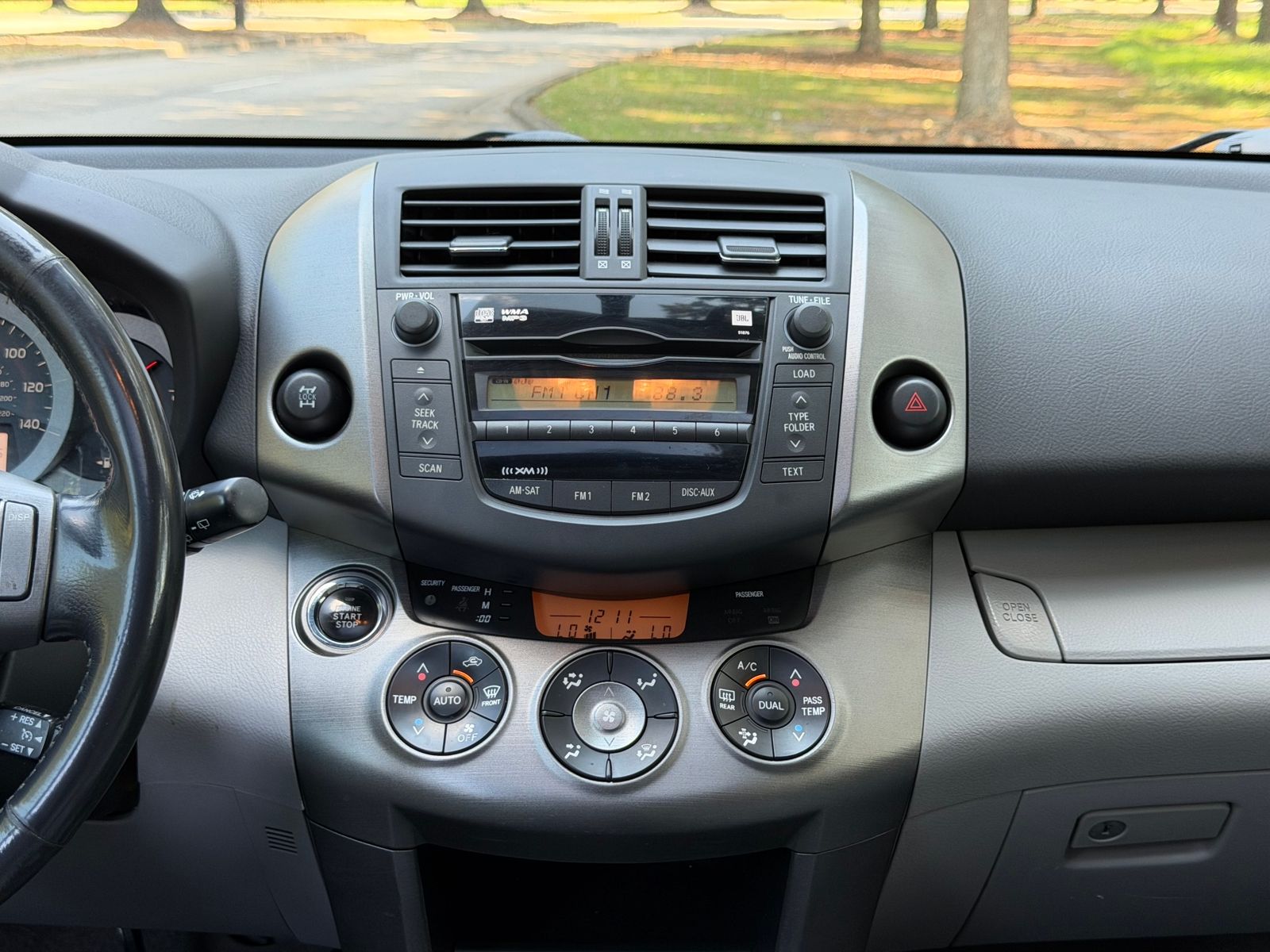 2010 Toyota RAV4 Limited photo 4