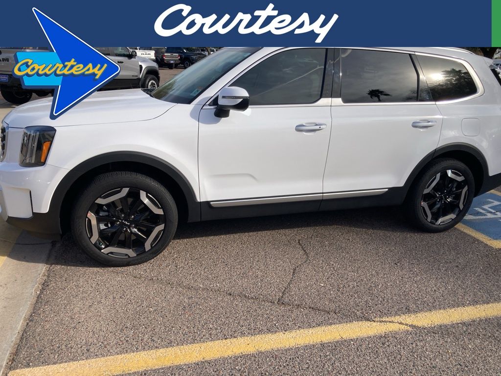 2025 Kia Telluride S's photo