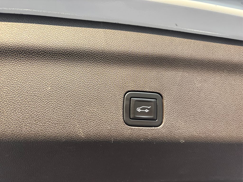 2021 Chevrolet Tahoe LT photo 12