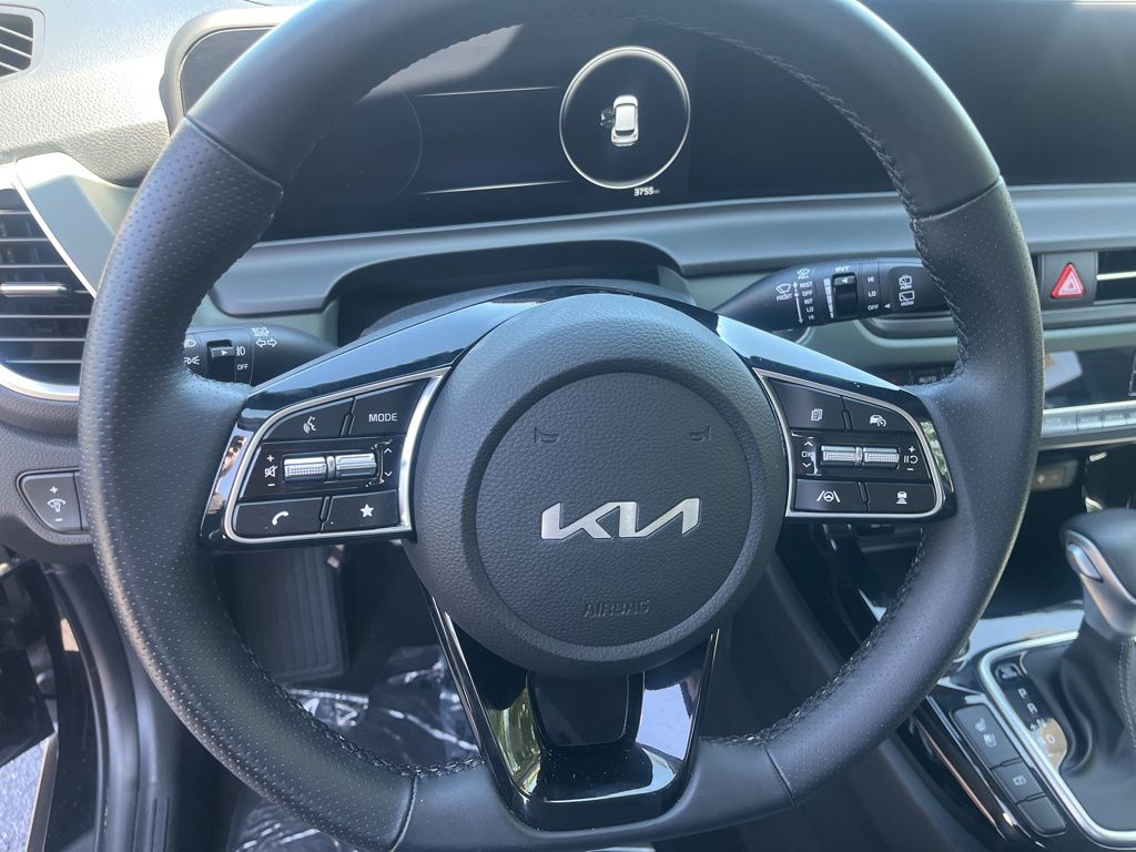 2024 Kia Seltos SX photo 11
