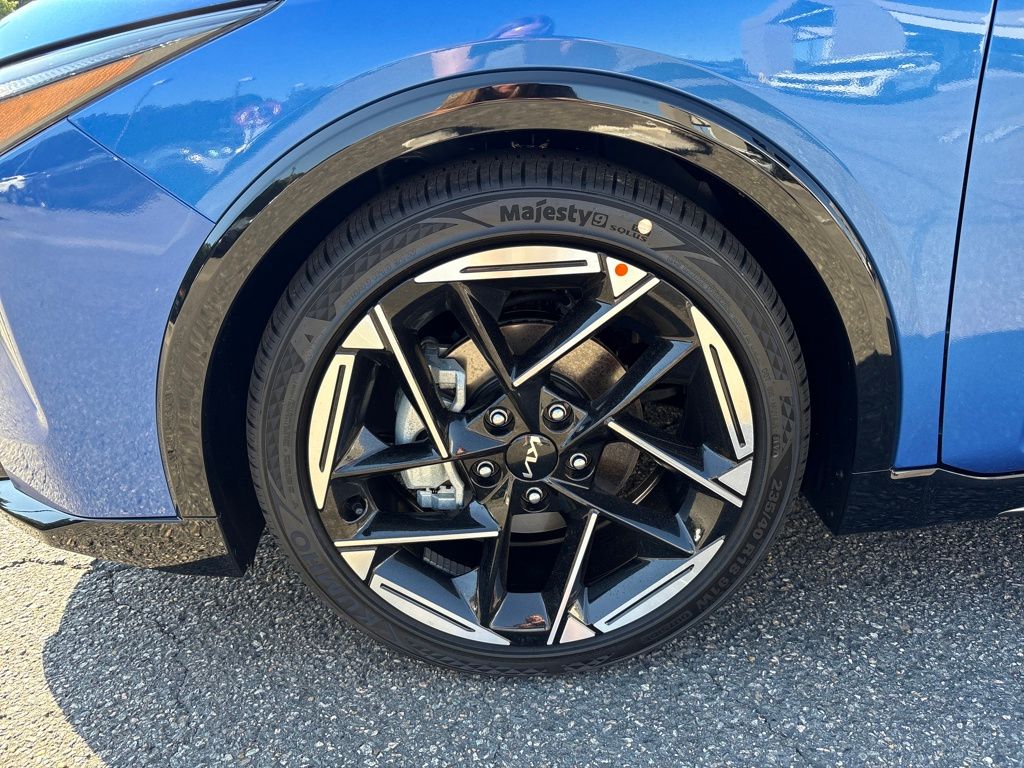 2025 Kia K4 GT-Line photo 11