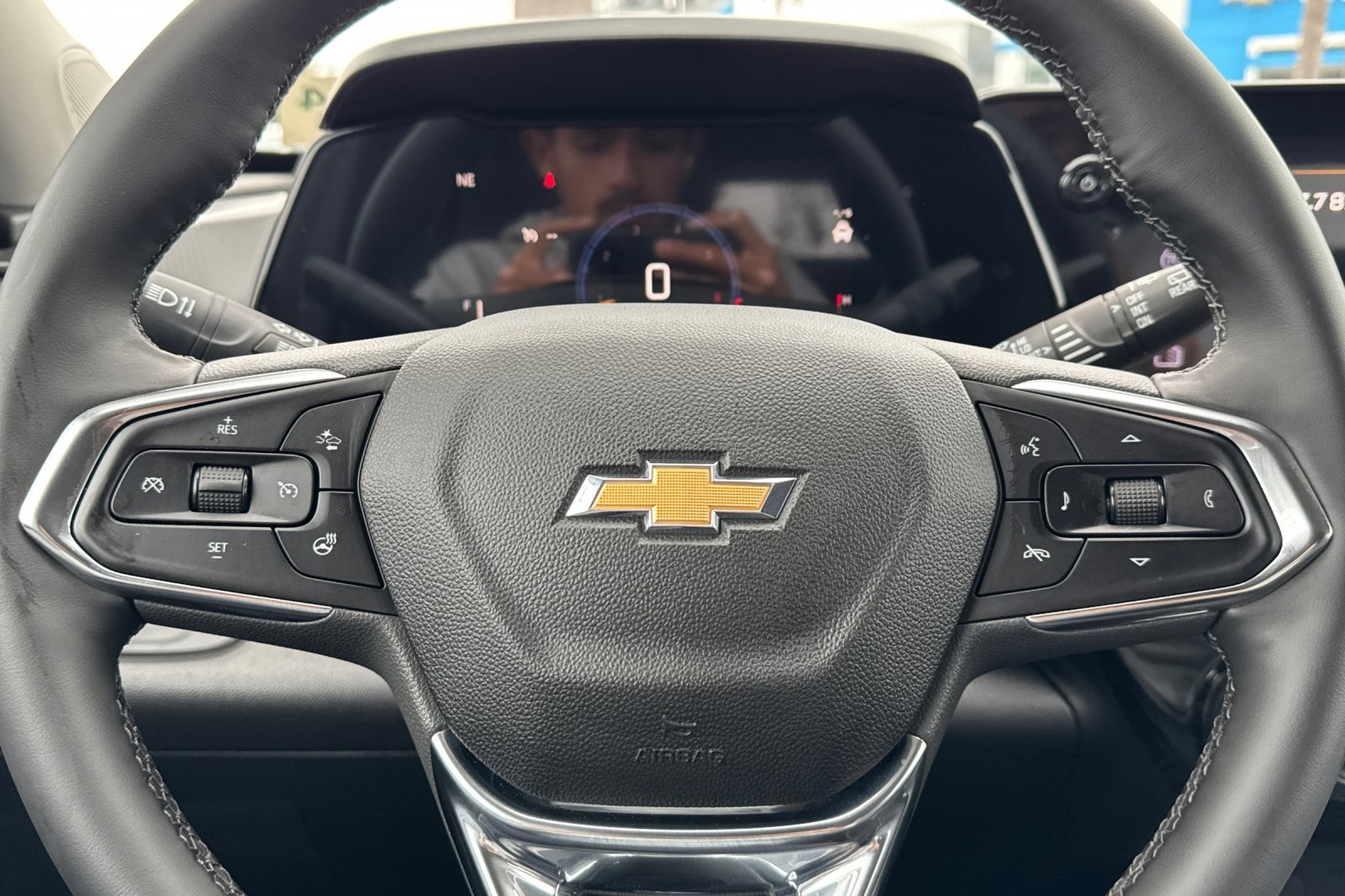 2025 Chevrolet Trax LT photo 19