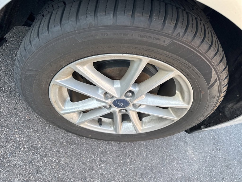 2017 Ford Focus SE photo 16