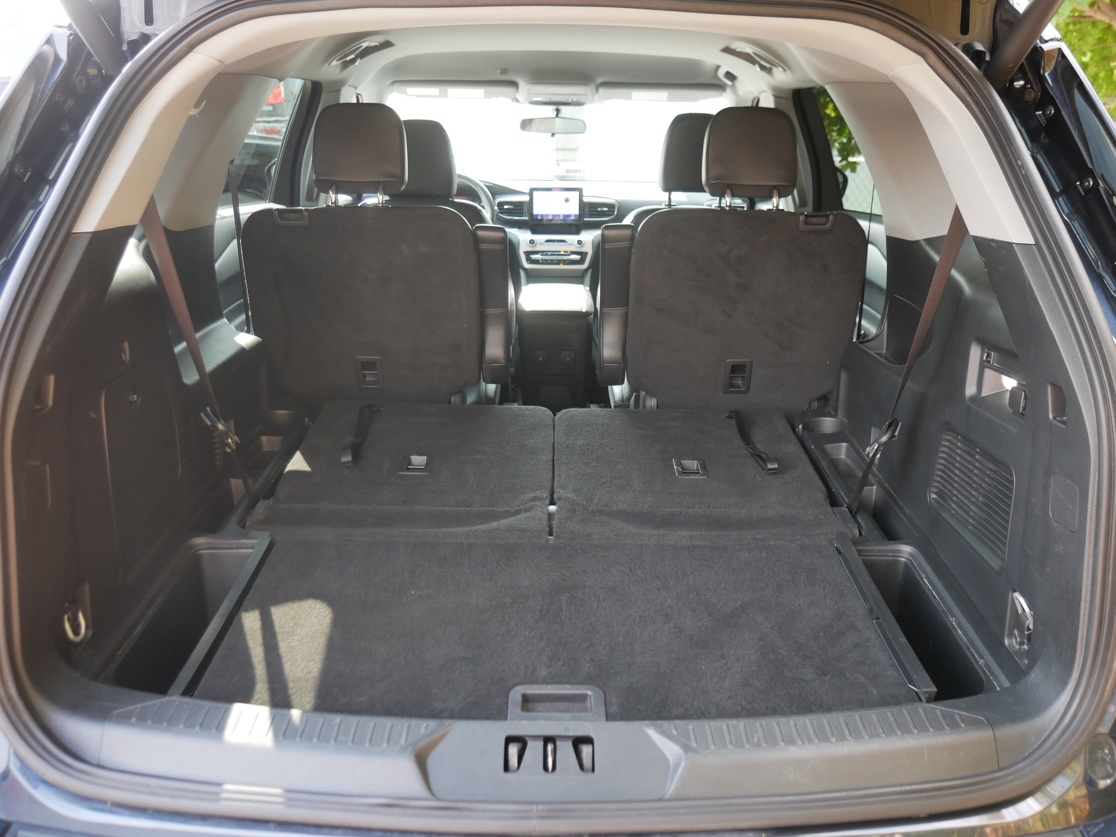2024 Ford Explorer XLT photo 18