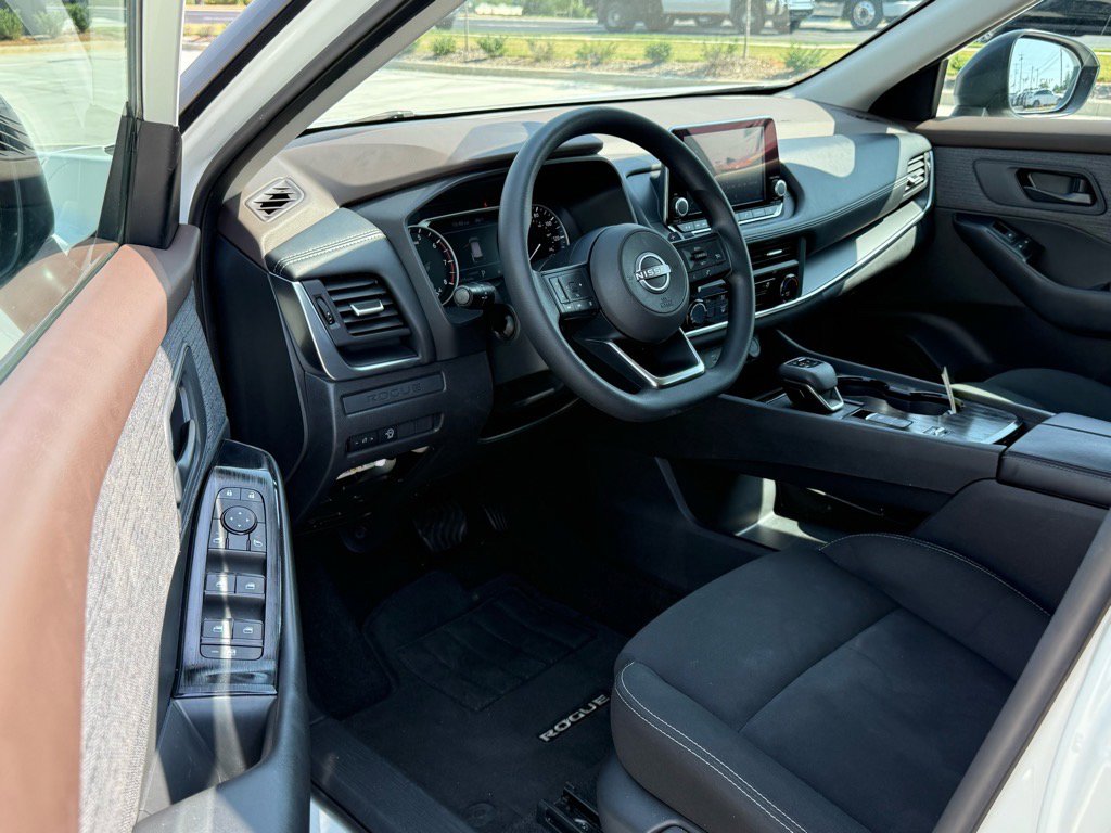 2023 Nissan Rogue S photo 8