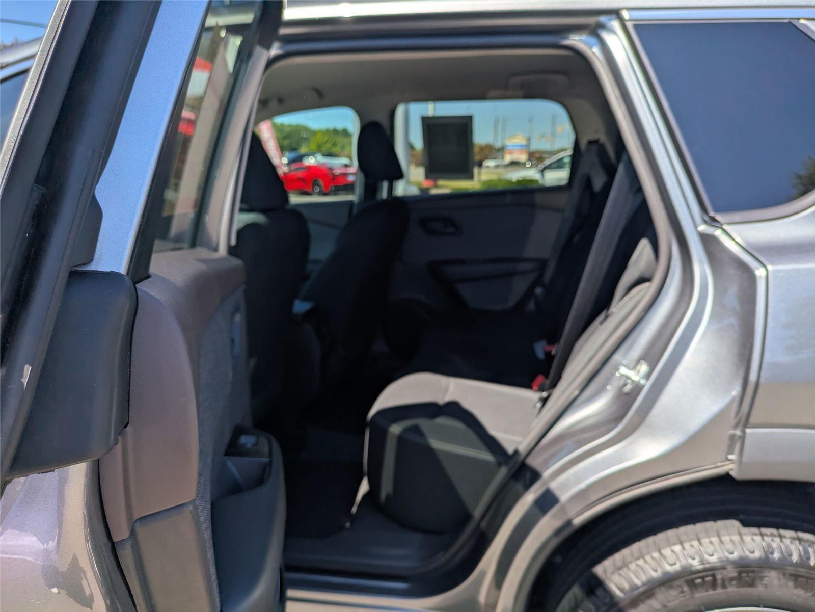 2023 Nissan Rogue S photo 23