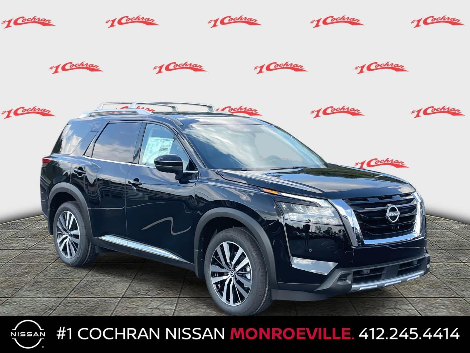 2025 Nissan Pathfinder Platinum's photo