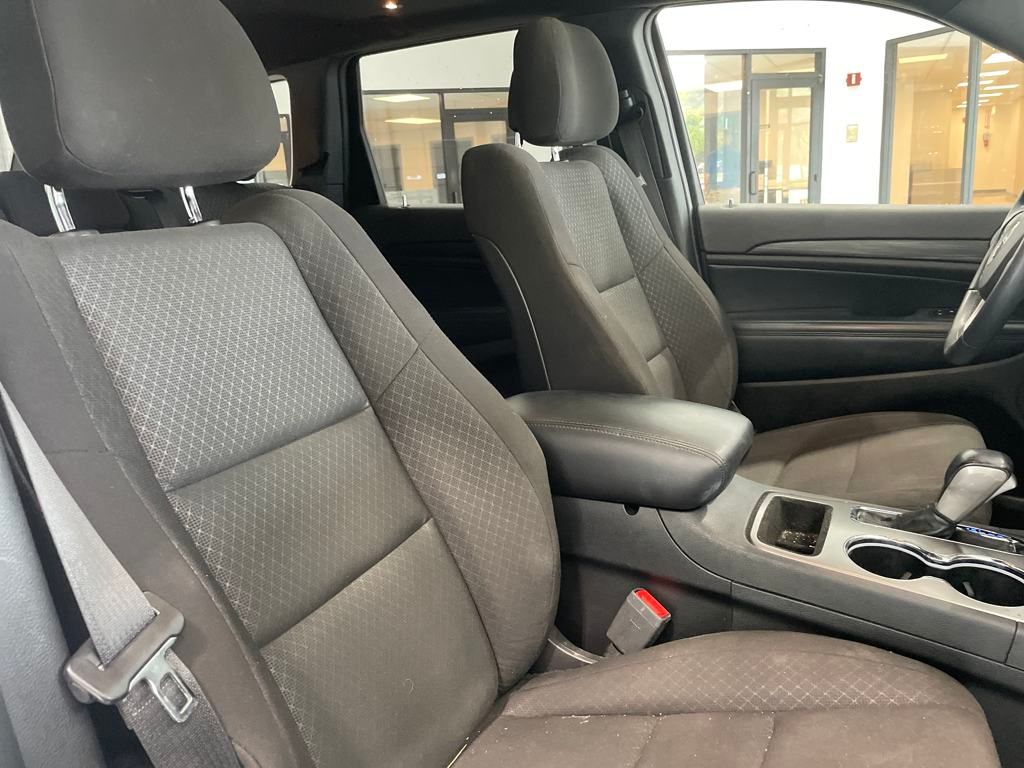 2020 Jeep Grand Cherokee Laredo E photo 12