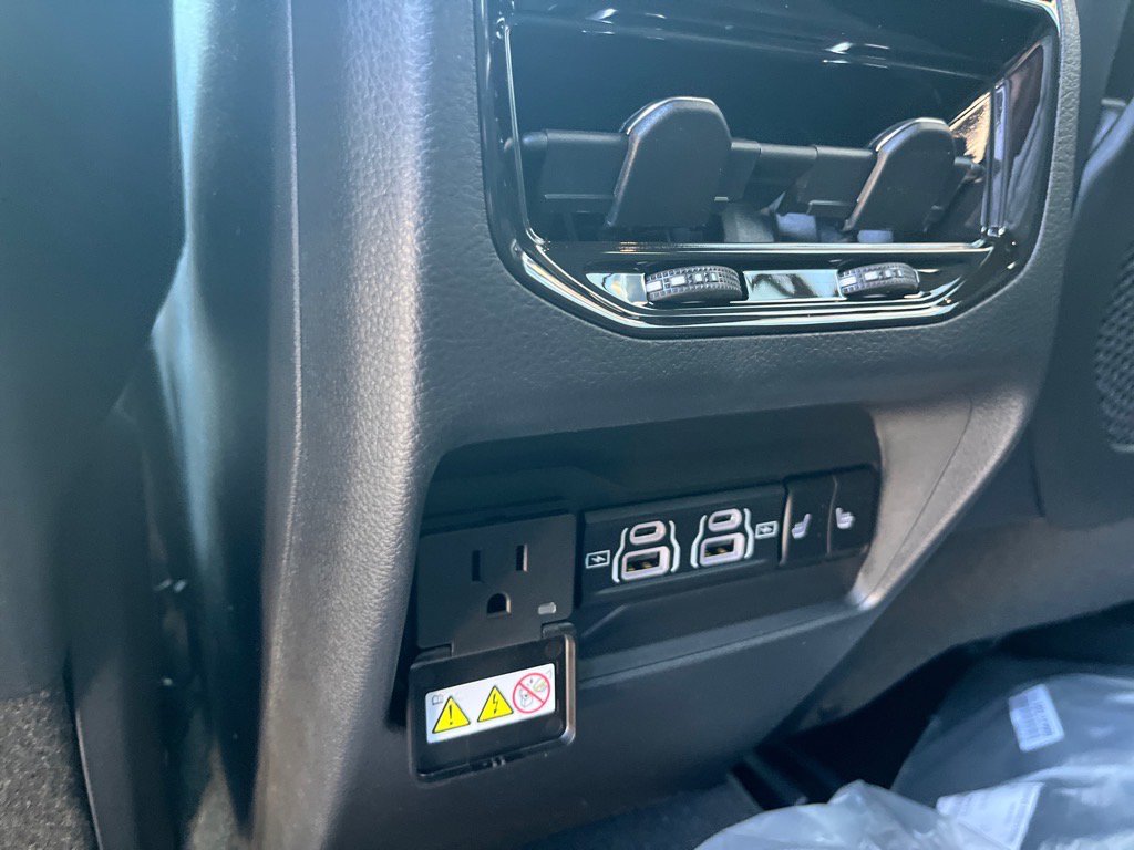2025 Jeep Grand Cherokee Limited photo 13