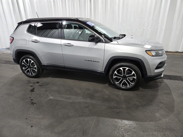 2024 Jeep Compass Limited photo 2