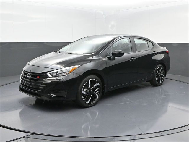 2025 Nissan Versa 1.6 SR photo 3