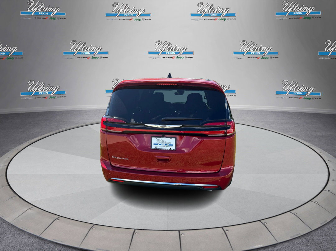 2026 Chrysler Pacifica photo 3