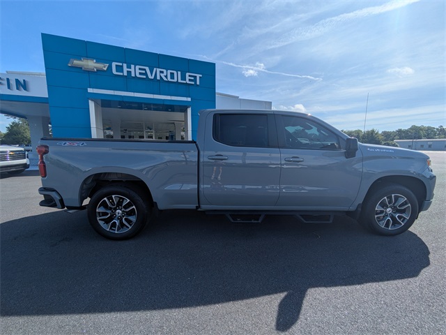 2024 Chevrolet Silverado 1500 RST photo 3