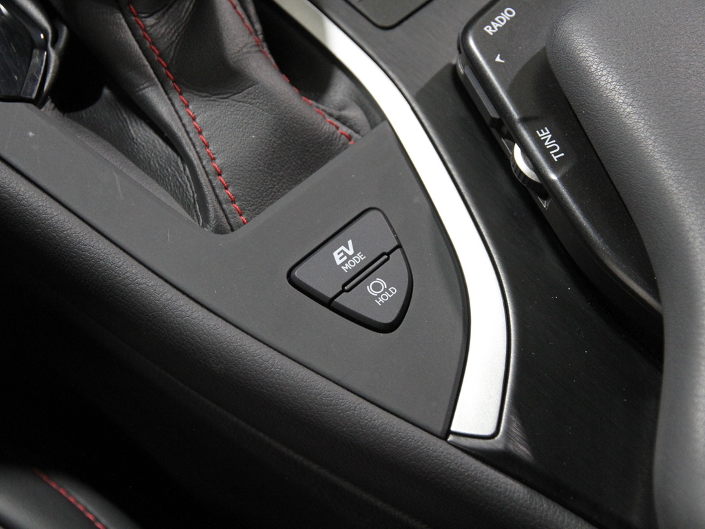 2022 Lexus UX F SPORT Premium photo 16
