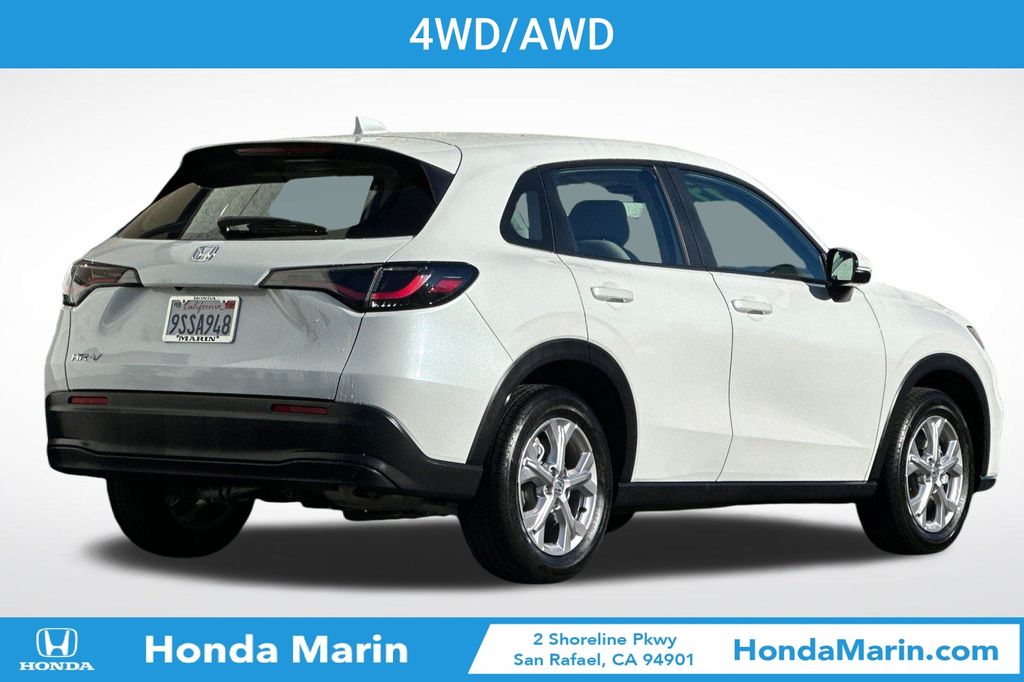 2025 Honda HR-V LX photo 4