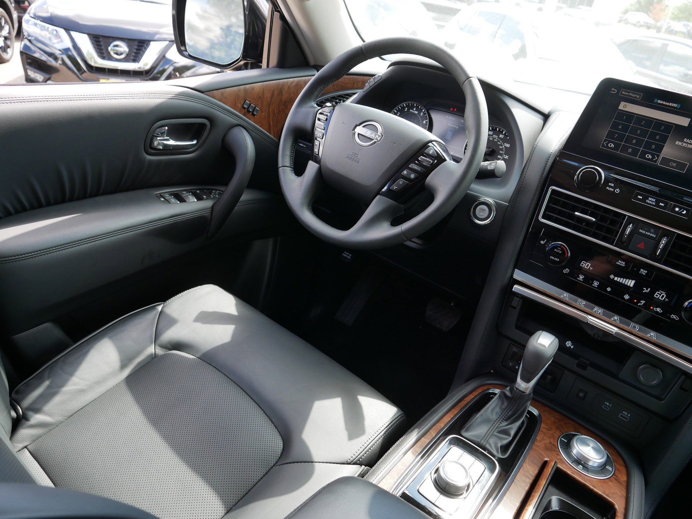 2024 Nissan Armada SL photo 9