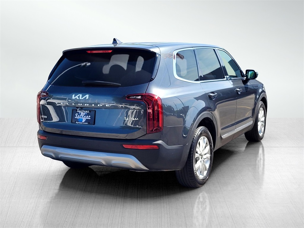 2022 Kia Telluride LX photo 2