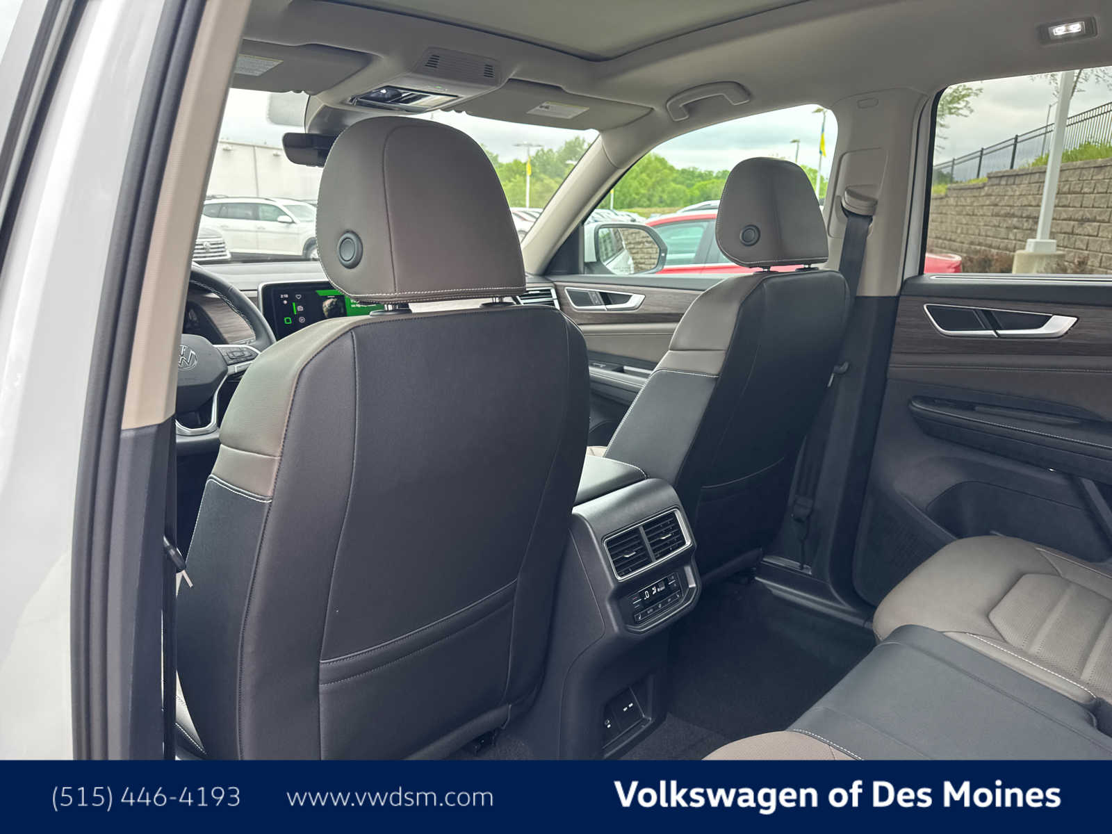 2025 Volkswagen Atlas SEL photo 10