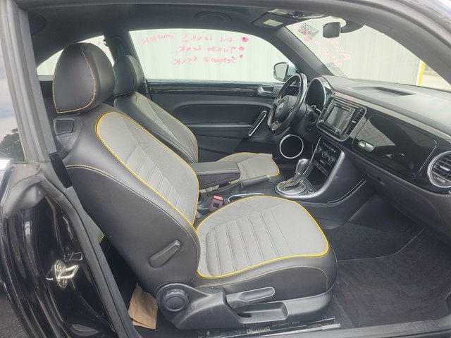 2018 Volkswagen Beetle Dune Sport Turbo photo 4