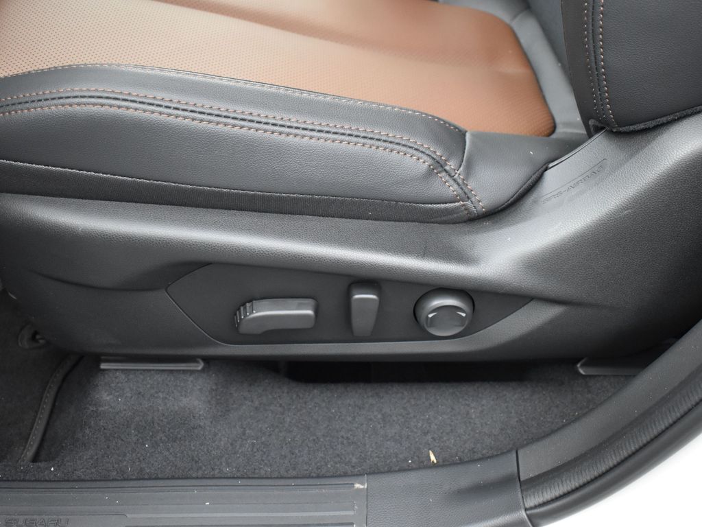 2025 Subaru Forester Touring photo 9