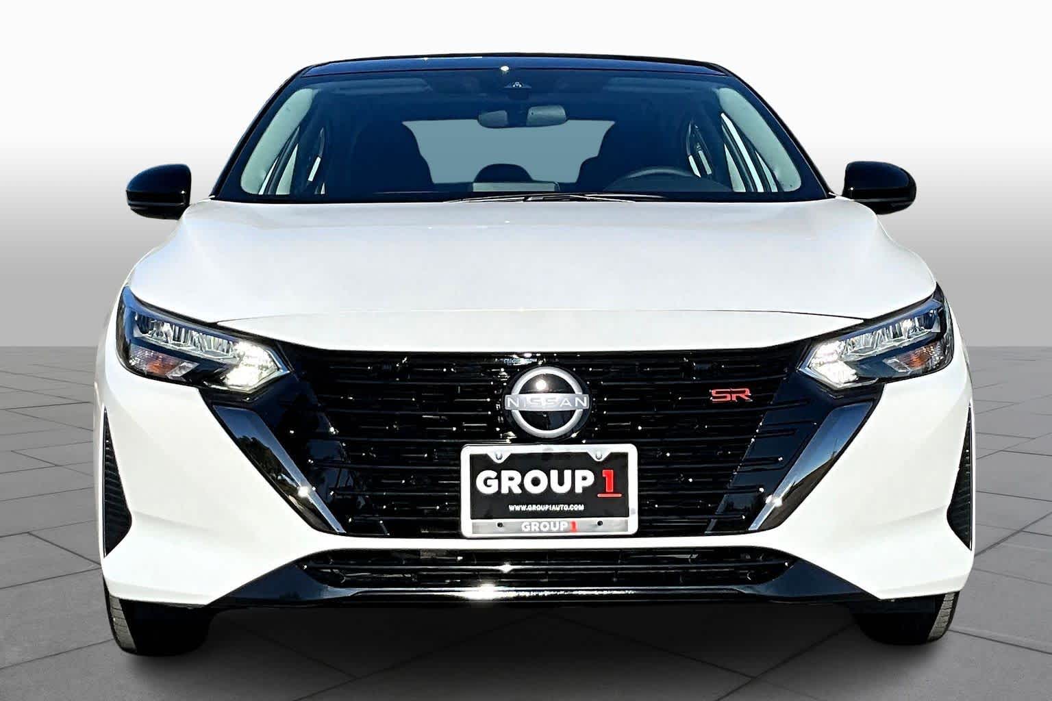 2025 Nissan Sentra SR photo 3