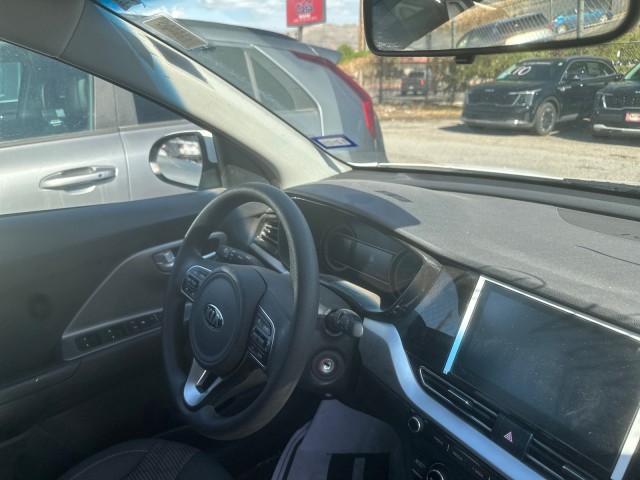 Used 2020 Snow White Pearl Kia LX image 13