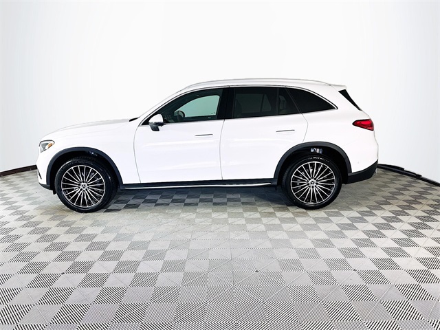 2026 Mercedes Benz GLC 300 4MATIC photo 3