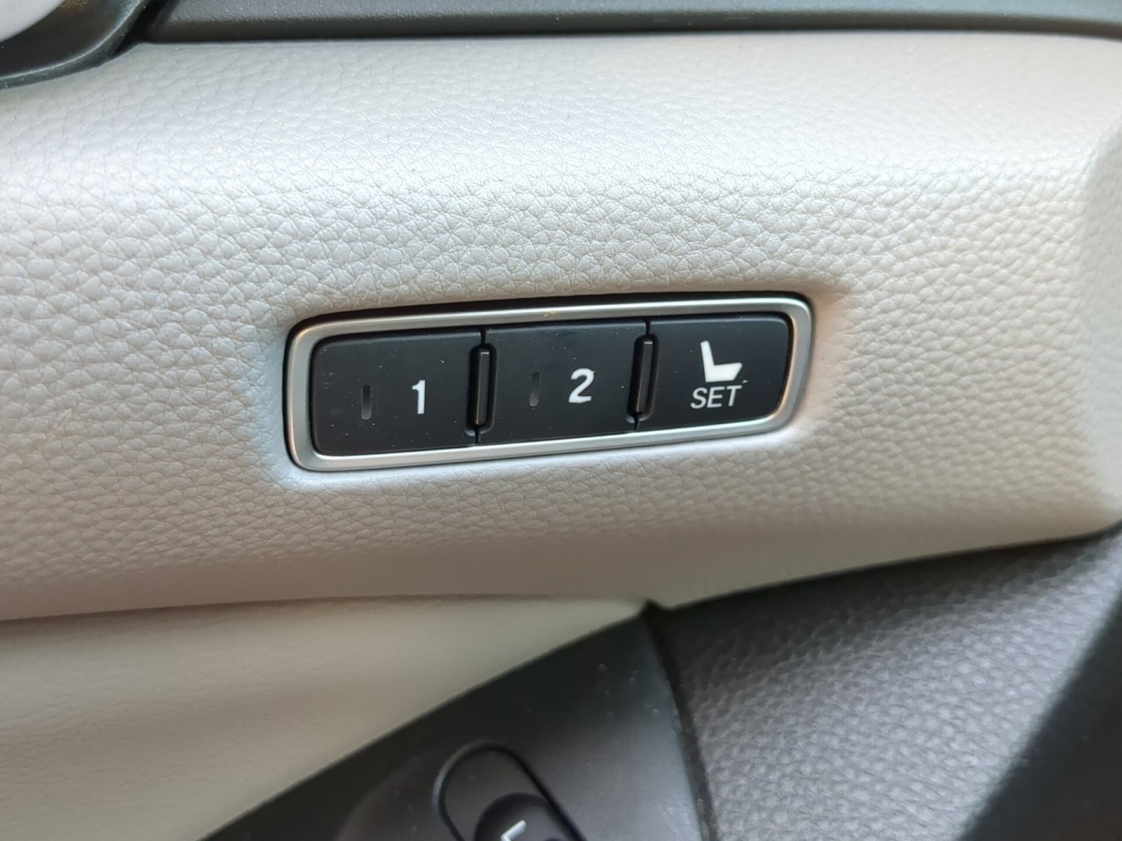 2018 Honda Accord Touring 2.0T photo 23