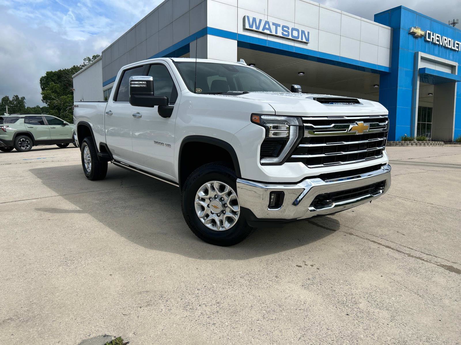 2024 Chevrolet Silverado 3500HD LTZ photo 2