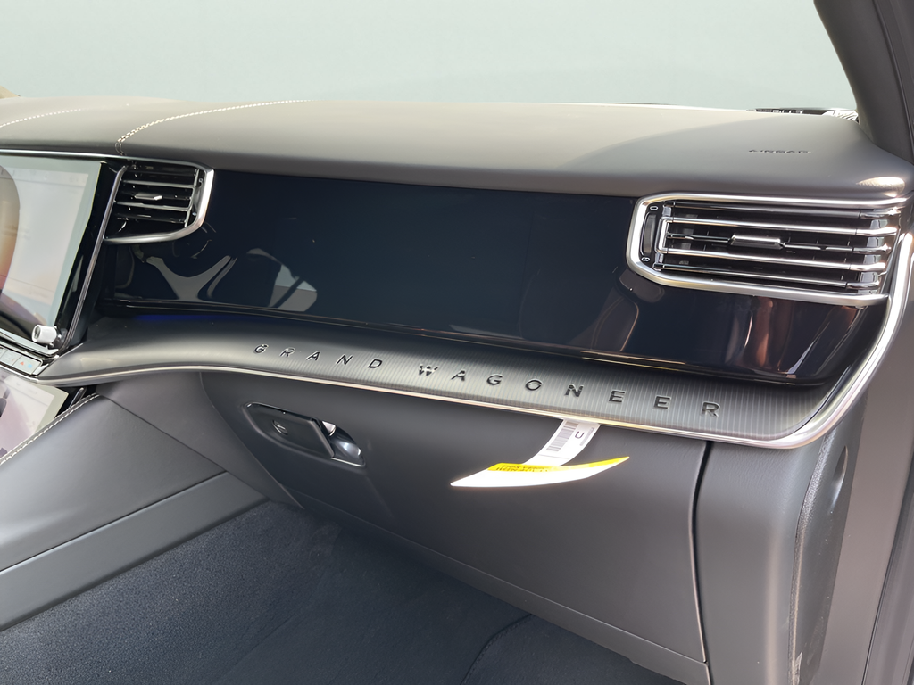 2025 Jeep Grand Wagoneer II photo 19