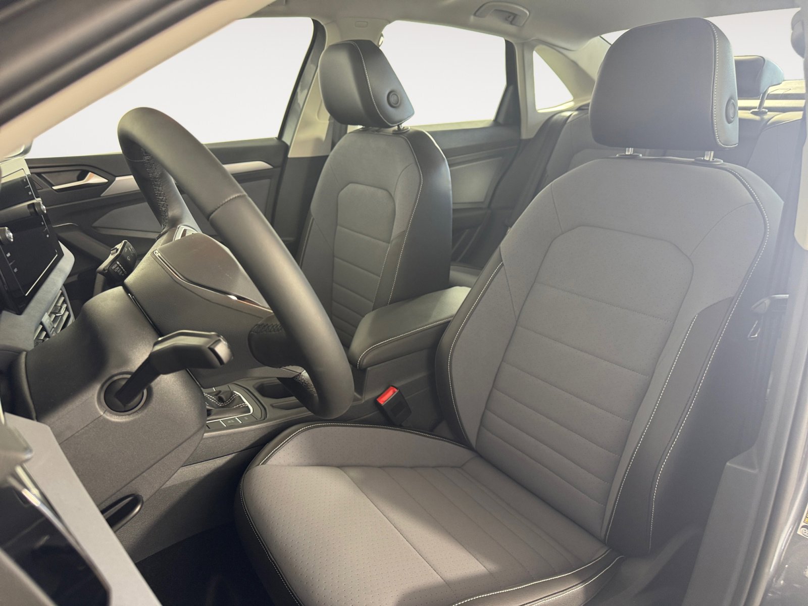2025 Volkswagen Jetta SE photo 11