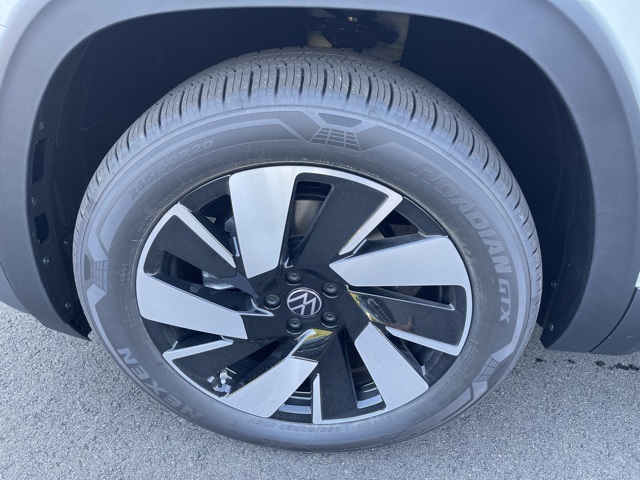 2026 Volkswagen Atlas Cross Sport SEL photo 12