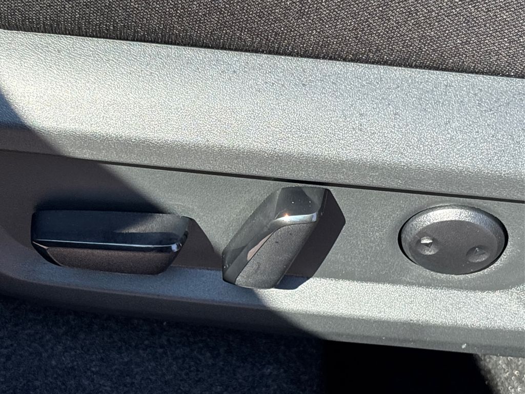 2026 Nissan Rogue SV photo 31