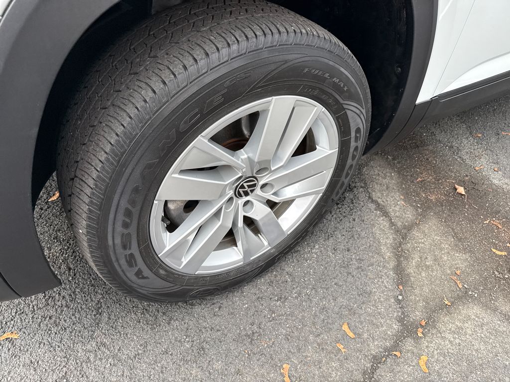 2021 Volkswagen Atlas S photo 2