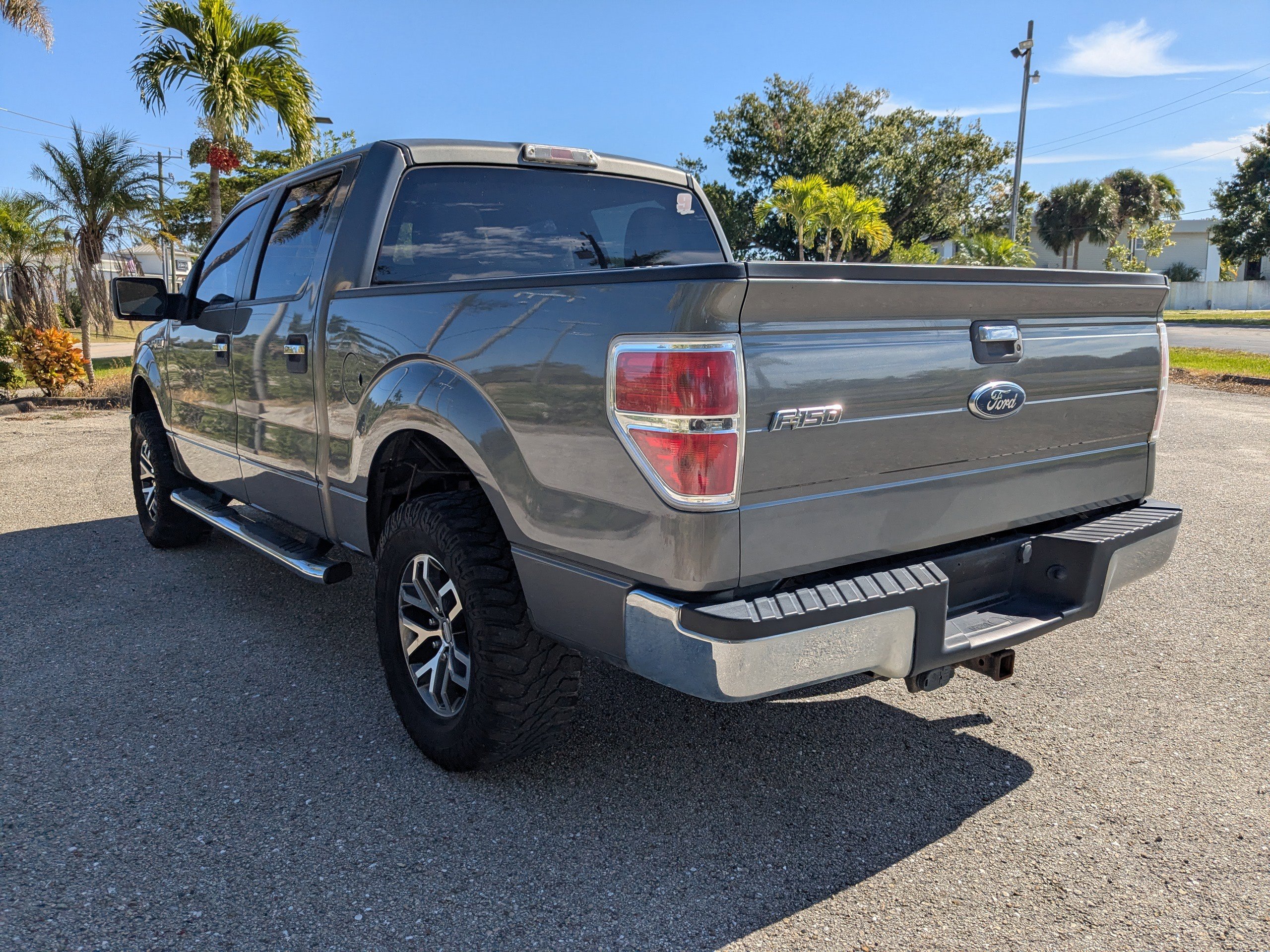 2010 Ford F-150 XLT photo 4
