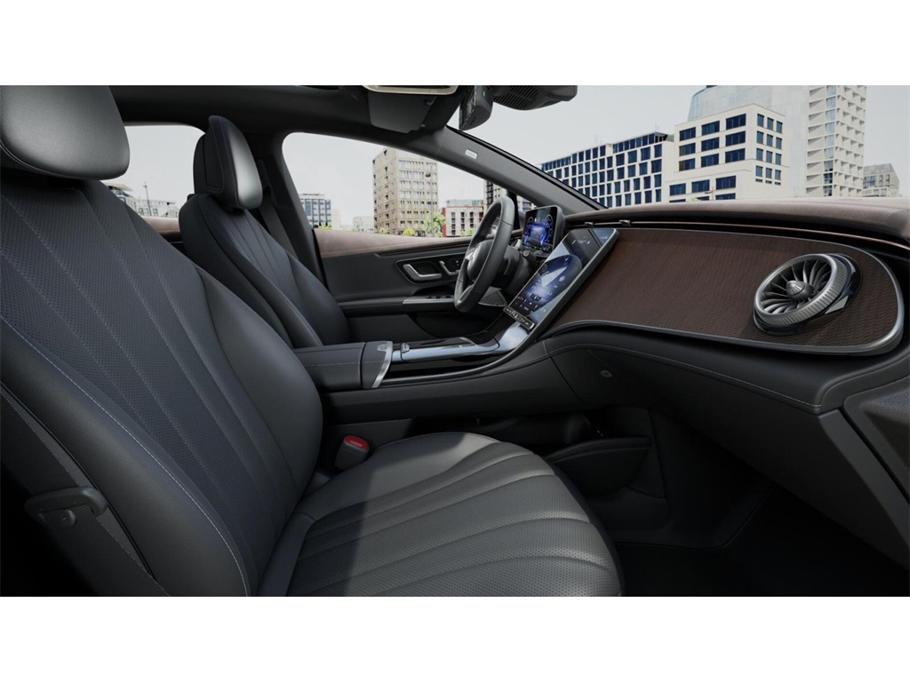 2024 Mercedes Benz EQE-Class Sedan photo 4