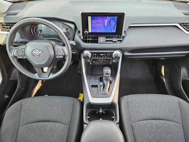 2024 Toyota RAV4 XLE photo 13