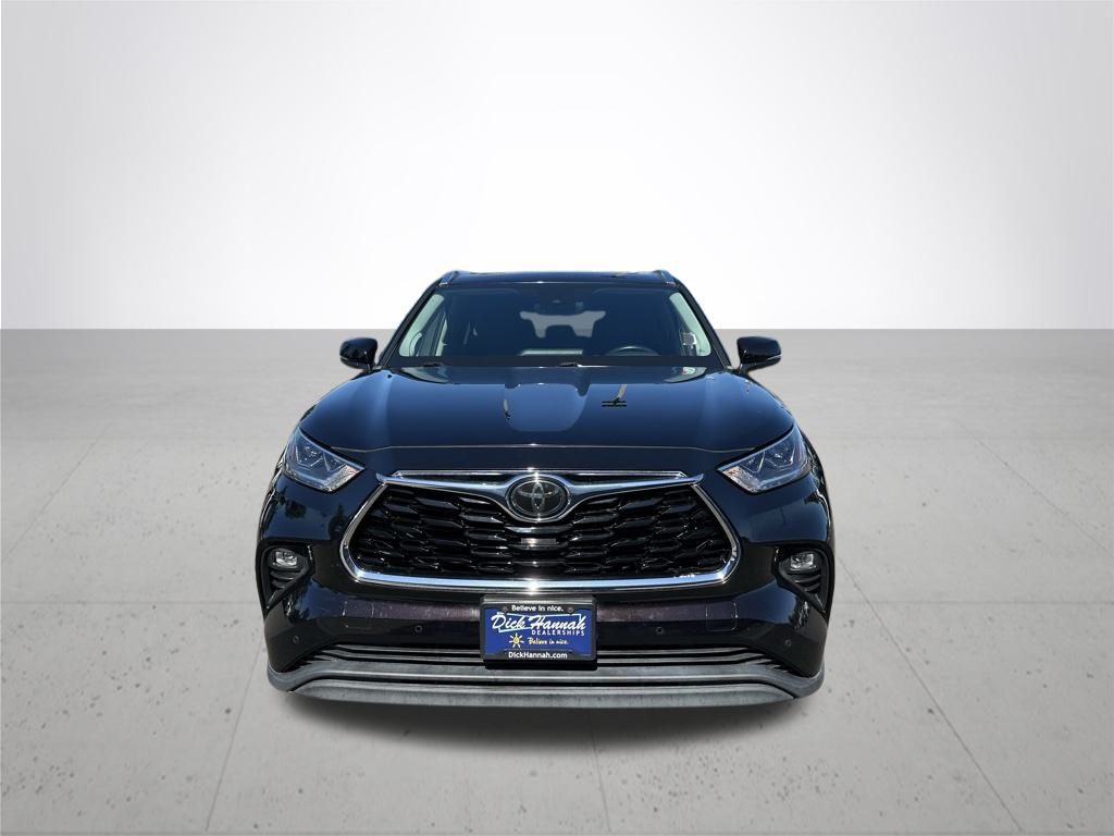 2020 Toyota Highlander Limited photo 2