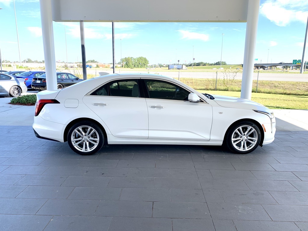 2022 Cadillac CT4 Luxury photo 4