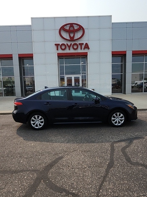 2021 Toyota Corolla LE photo 3