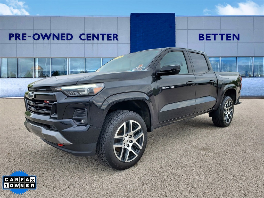 2023 Chevrolet Colorado Z71 photo 2