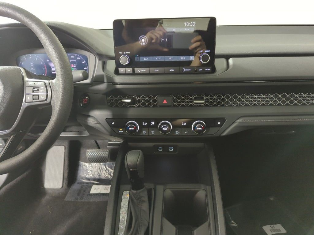2025 Honda Accord SE photo 17