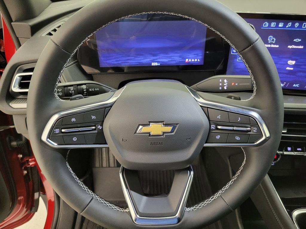 2025 Chevrolet Traverse photo 4