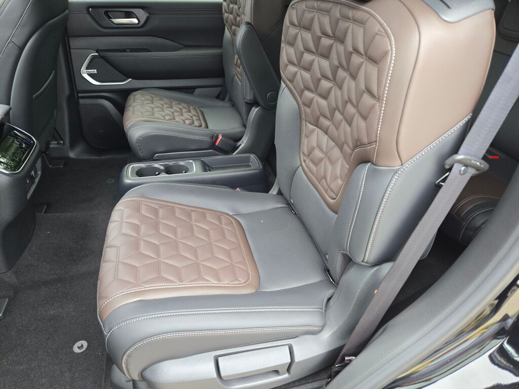 2025 Nissan Armada Platinum photo 18