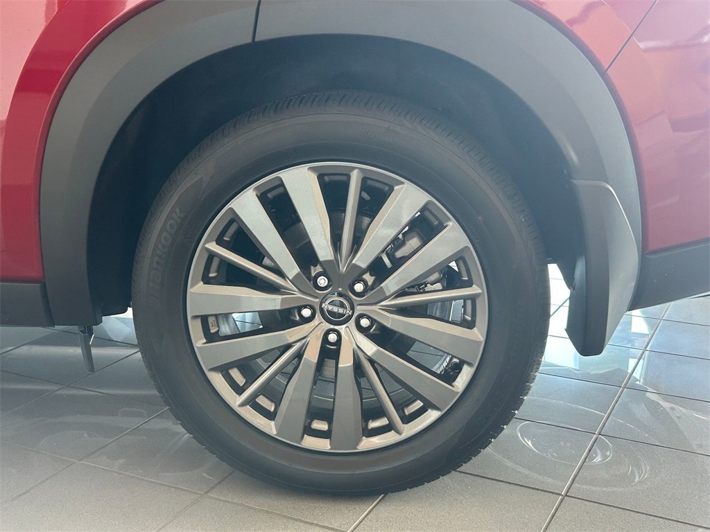 2025 Nissan Pathfinder SL photo 8