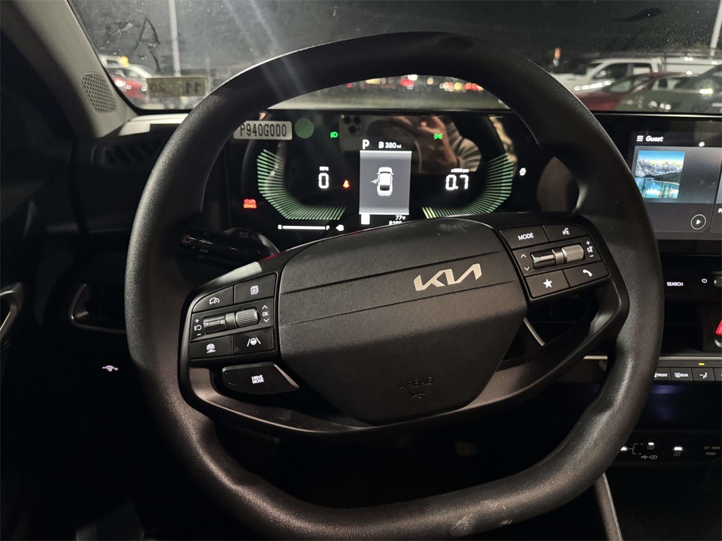 2025 Kia K4 LXS photo 16