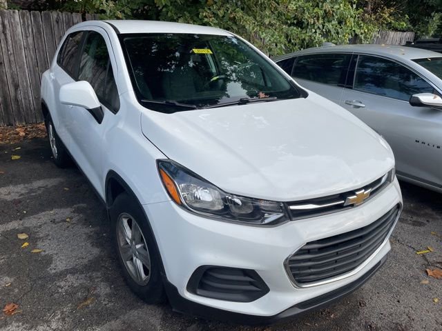2020 Chevrolet Trax LS photo 2